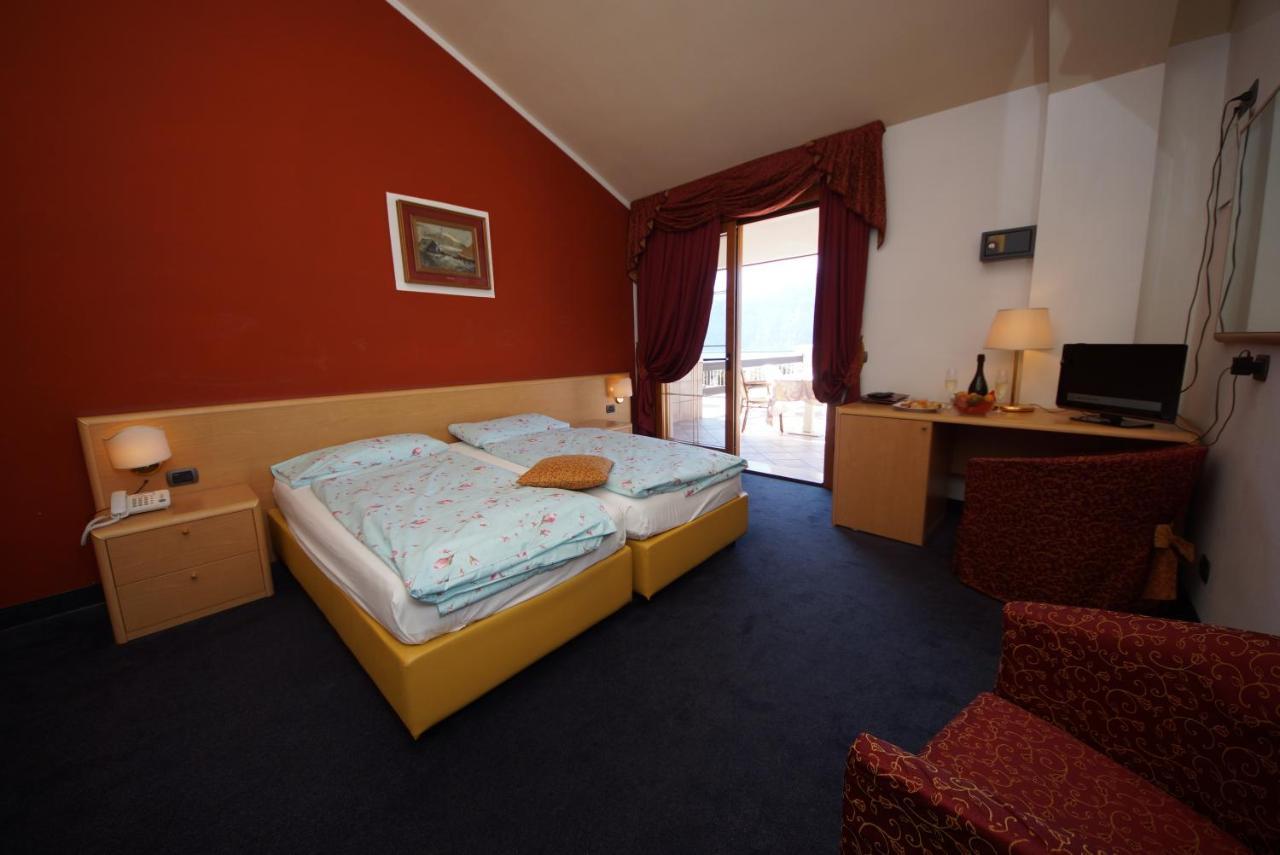Hotel Alpi Мальчезине Экстерьер фото