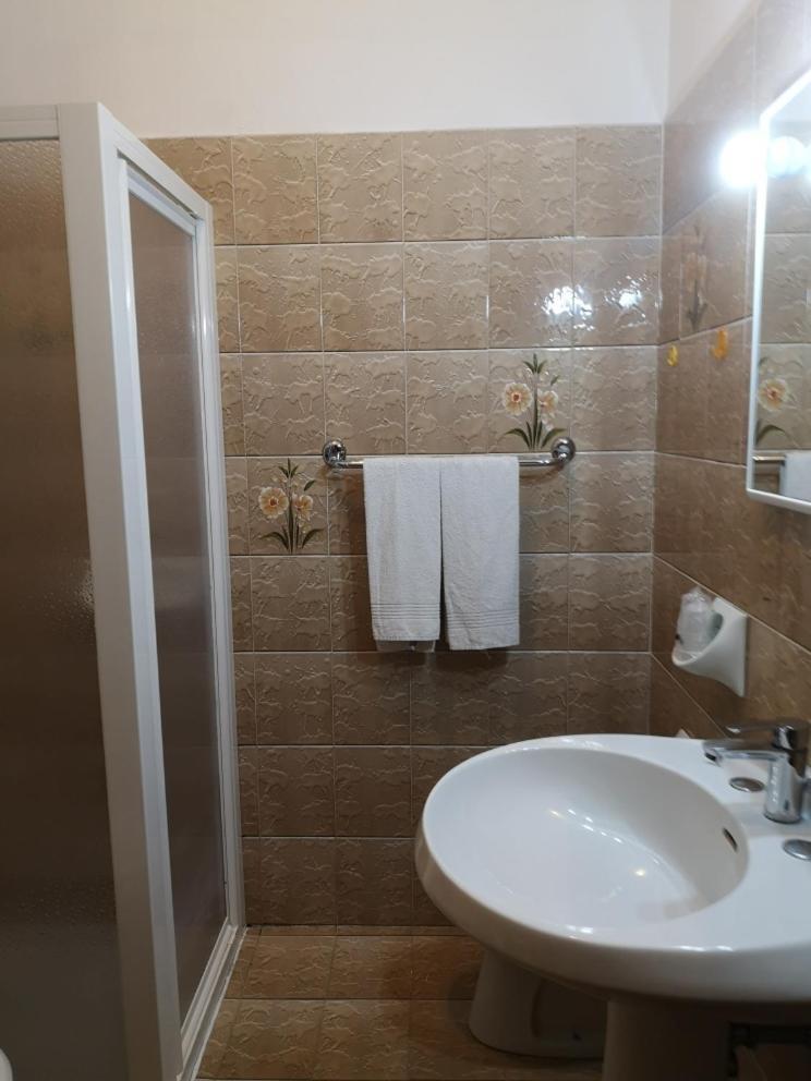 Hotel Alpi Мальчезине Номер фото